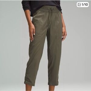 Lululemon Dance Studio MR Crop army green